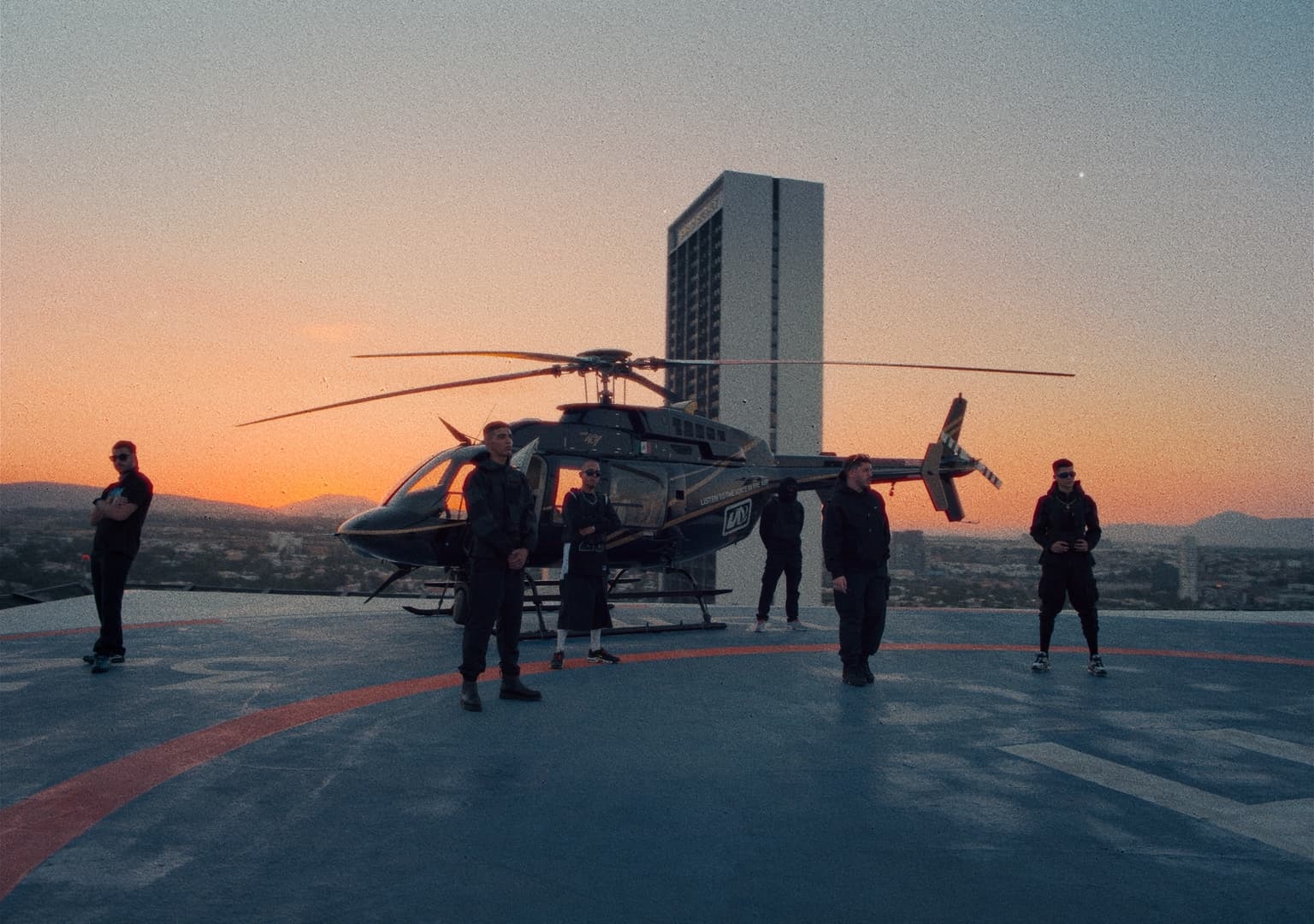 LAYLOW - STUNTMEN feat WIT. & ALPHA WANN